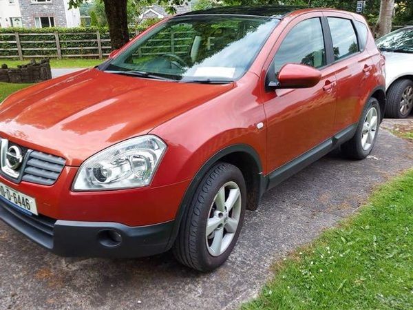 Nissan Qashqai Hatchback, Petrol, 2010, Red