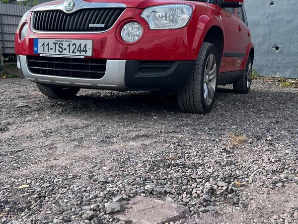 Skoda Yeti SUV, Diesel, 2011, Red