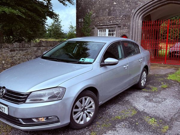 Volkswagen Passat Saloon, Diesel, 2012, Silver