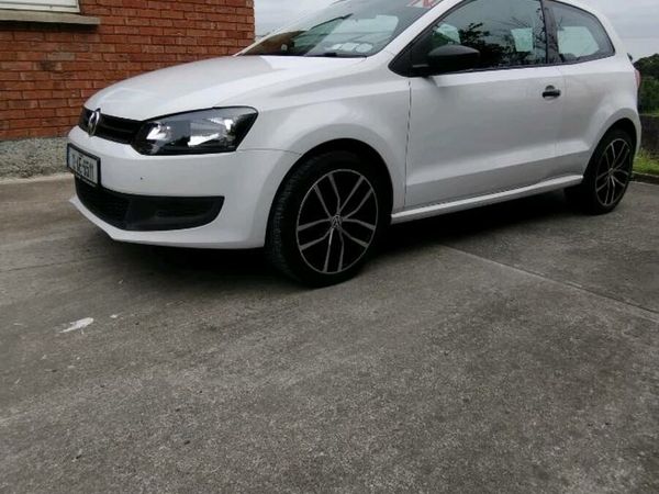 Volkswagen Polo Hatchback, Petrol, 2012, White