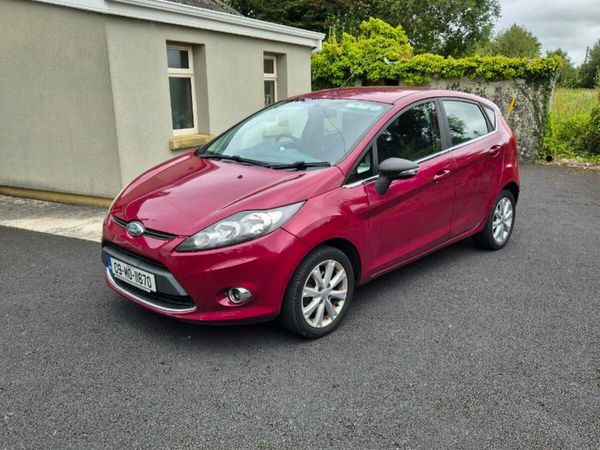 Ford Fiesta Hatchback, Petrol, 2009, Red