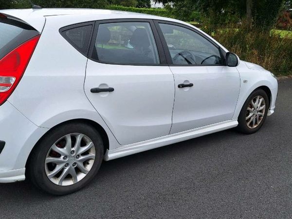 Hyundai i30 Hatchback, Petrol, 2010, White