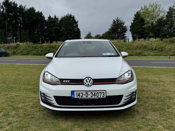 Volkswagen Golf Hatchback, Petrol, 2014, White