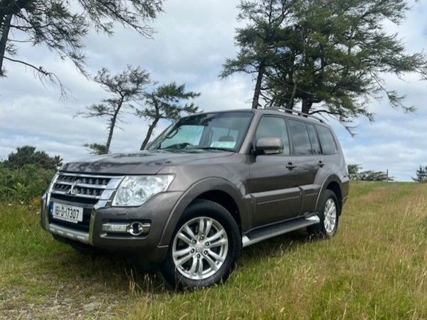 Mitsubishi Pajero SUV, Diesel, 2016, Brown