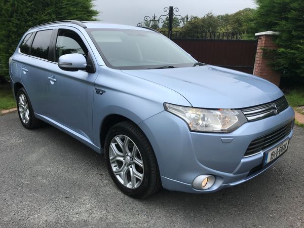 Mitsubishi Outlander SUV, Petrol Plug-in Hybrid, 2015, Blue
