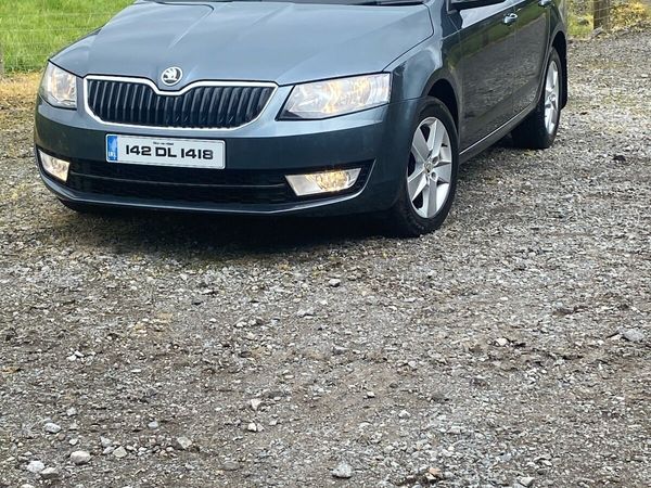Skoda Octavia Hatchback, Diesel, 2014, Grey