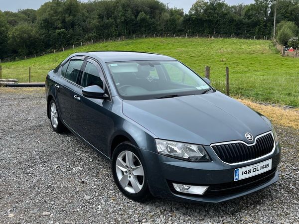 Skoda Octavia Hatchback, Diesel, 2014, Grey