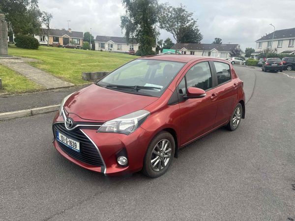 Toyota Yaris Hatchback, Diesel, 2015, Red