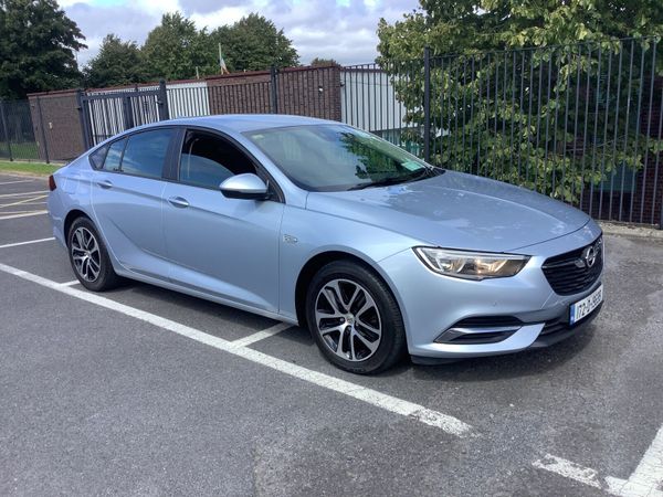 Opel Insignia Hatchback, Diesel, 2017, Grey