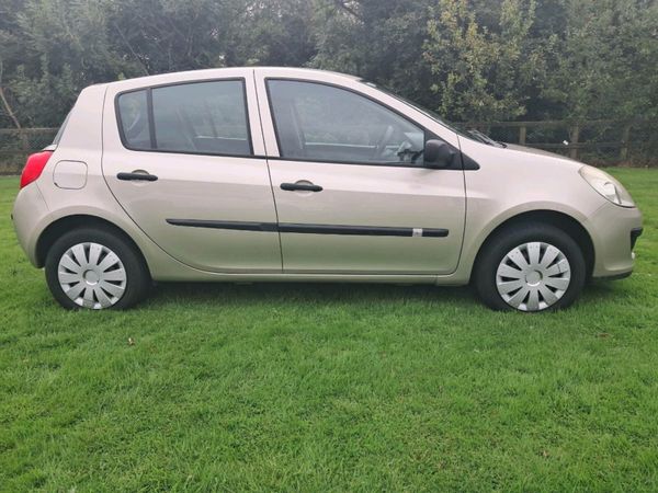 Renault Clio Hatchback, Petrol, 2007, Yellow