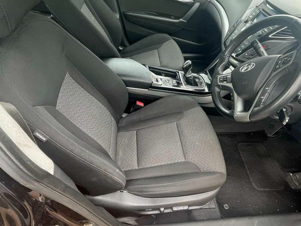 Hyundai i40 Saloon, Diesel, 2013, Black