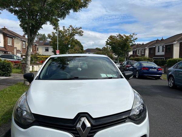Renault Clio Hatchback, Petrol, 2017, White