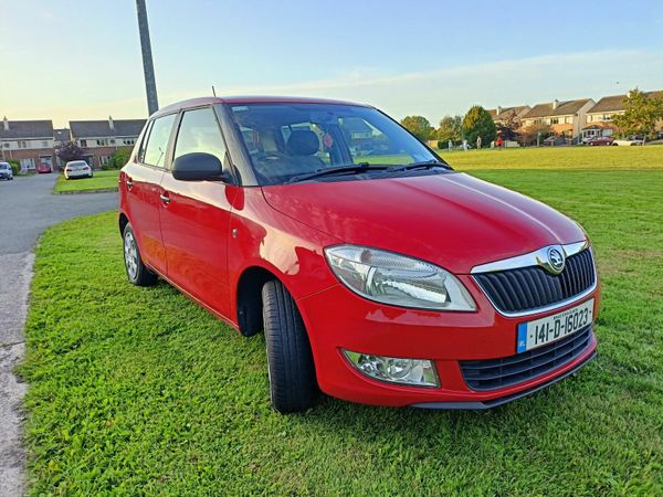 Skoda Fabia Hatchback, Petrol, 2014, Red