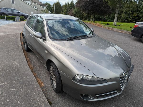 Alfa Romeo 147 Hatchback, Petrol, 2008, Grey