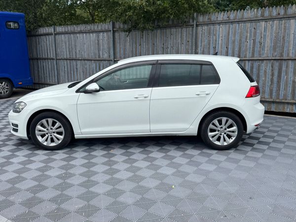 Volkswagen Golf Hatchback, Petrol, 2015, White