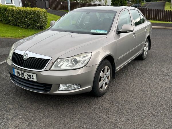 Skoda Octavia Hatchback, Diesel, 2009, Beige