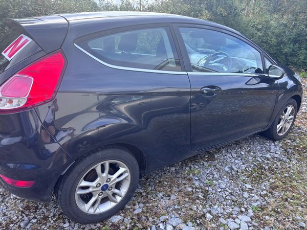 Ford Fiesta Hatchback, Petrol, 2014, Black