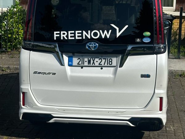 Toyota Noah MPV, Petrol Hybrid, 2021, White