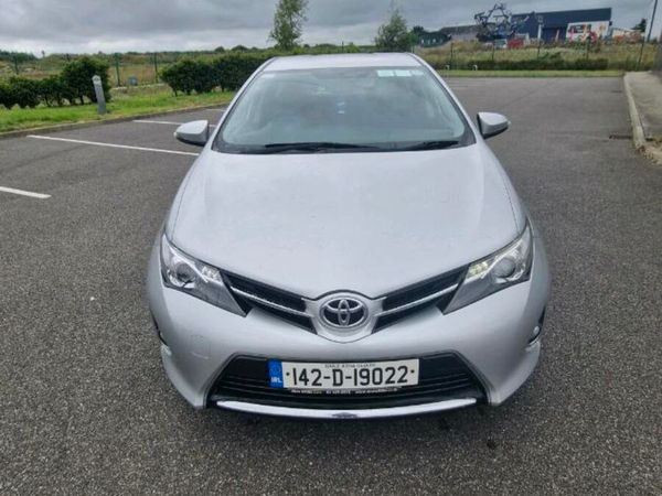 Toyota Auris Hatchback, Diesel, 2014, Silver