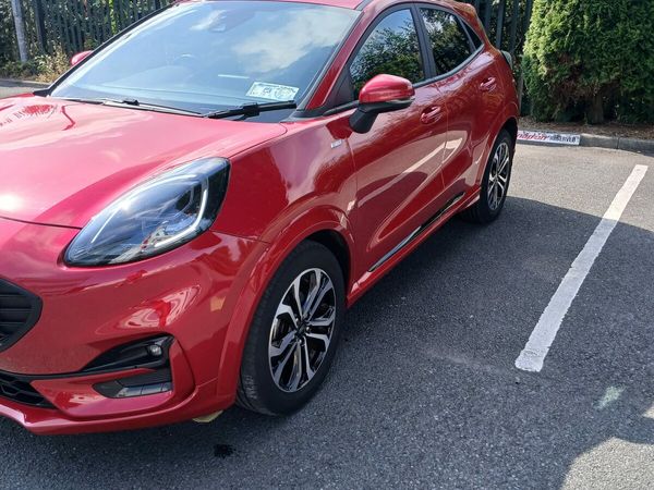 Ford Puma MPV, Petrol Hybrid, 2022, Red