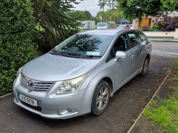 Toyota Avensis Estate, Petrol, 2011, Silver
