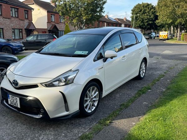 Toyota Prius MPV, Petrol Hybrid, 2017, White