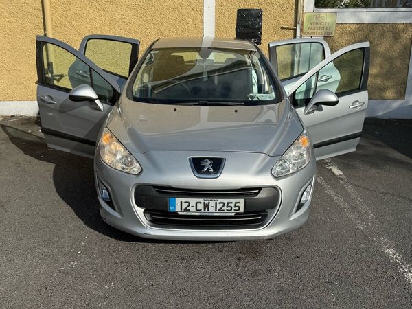 Peugeot 308 Hatchback, Diesel, 2012, Silver
