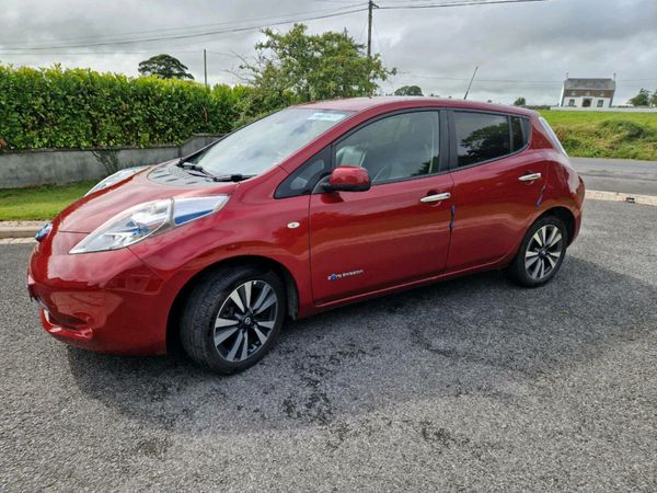 Nissan Leaf Hatchback, Electric, 2017, Red