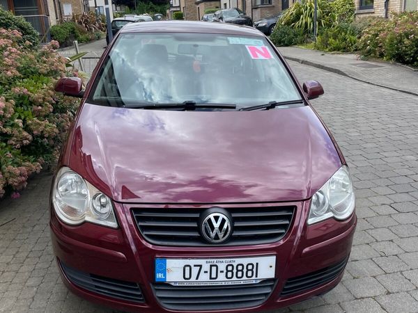 Volkswagen Polo Hatchback, Petrol, 2007, Red