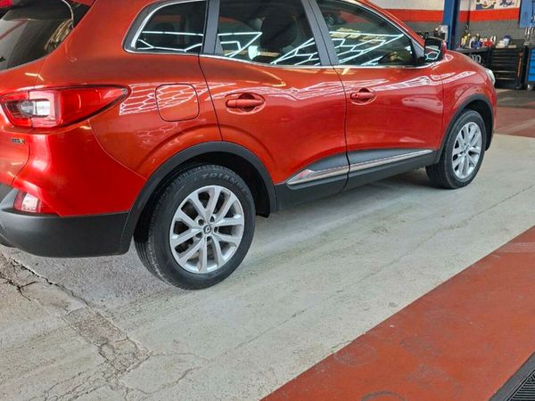 Renault Kadjar SUV, Diesel, 2016, Red