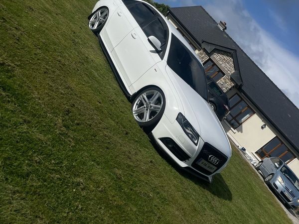 Audi A4 Saloon, Diesel, 2011, White
