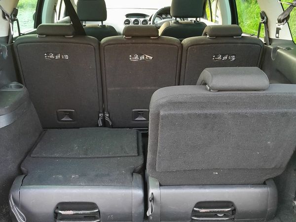 Peugeot 308 Estate, Diesel, 2008, Black