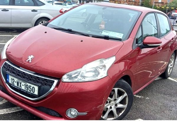 Peugeot 208 Hatchback, Diesel, 2012, Red