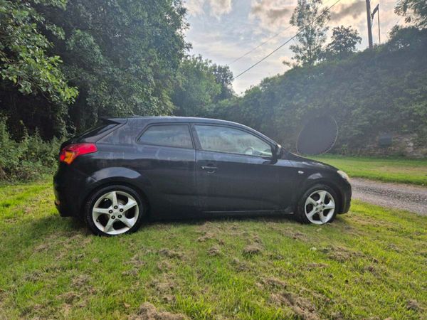 Kia Ceed Hatchback, Diesel, 2010, Black