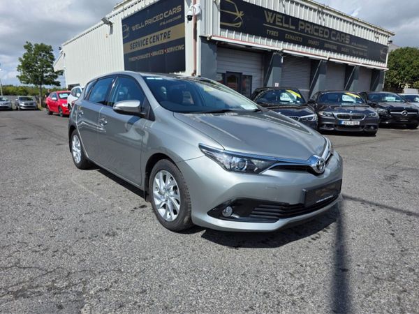 Toyota Auris Hatchback, Petrol, 2016, Grey
