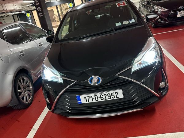 Toyota Vitz Hatchback, Petrol Hybrid, 2017, Black