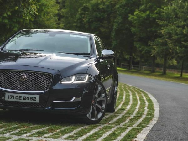 Jaguar Other Saloon, Diesel, 2017, Blue