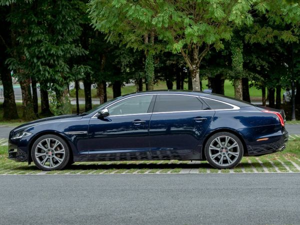 Jaguar XJ Saloon, Diesel, 2017, Blue