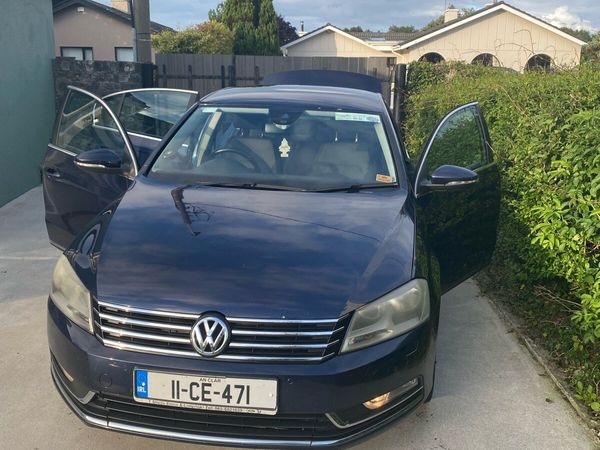 Volkswagen Passat Saloon, Diesel, 2011, Blue