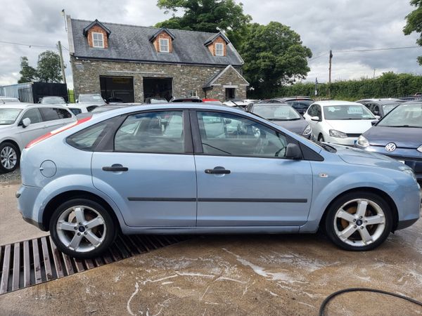 Ford Focus Hatchback, Petrol, 2006, Blue