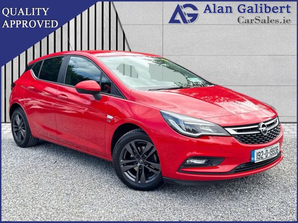 Opel Astra Hatchback, Petrol, 2019, Red