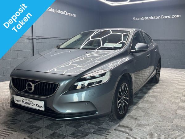 Volvo V40 Hatchback, Diesel, 2017, Grey