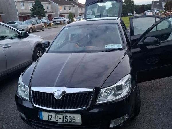 Skoda Octavia Saloon, Diesel, 2012, Black