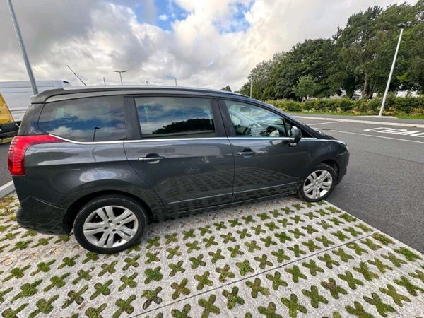 Peugeot 5008 MPV, Diesel, 2016, Grey