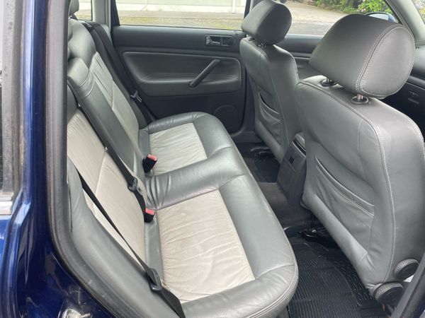Volkswagen Passat Saloon, Diesel, 2005, Blue