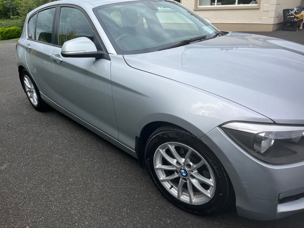 BMW 1-Series Hatchback, Diesel, 2011, Silver
