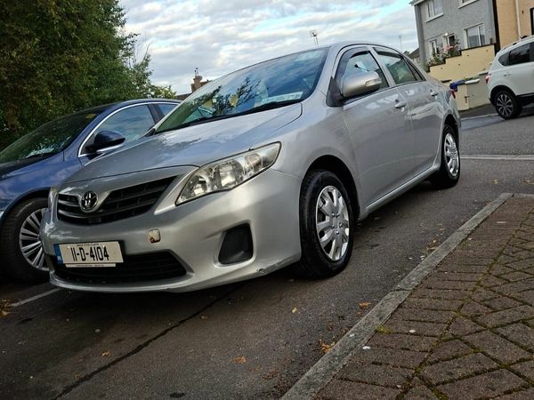 Toyota Corolla Saloon, Diesel, 2011, Silver