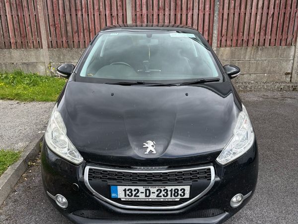 Peugeot 208 Hatchback, Petrol, 2013, Black