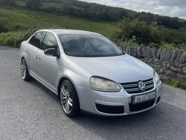 Volkswagen Jetta Saloon, Petrol, 2006, Silver