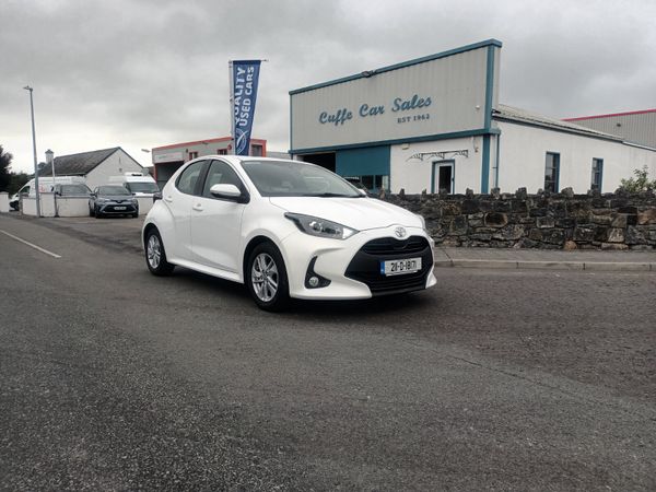 Toyota Yaris Hatchback, Petrol, 2021, White